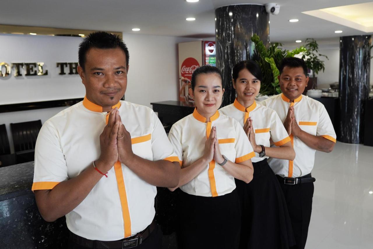 Apple Hotel Three - Near Pnh Airport Phnom Penh Exterior foto